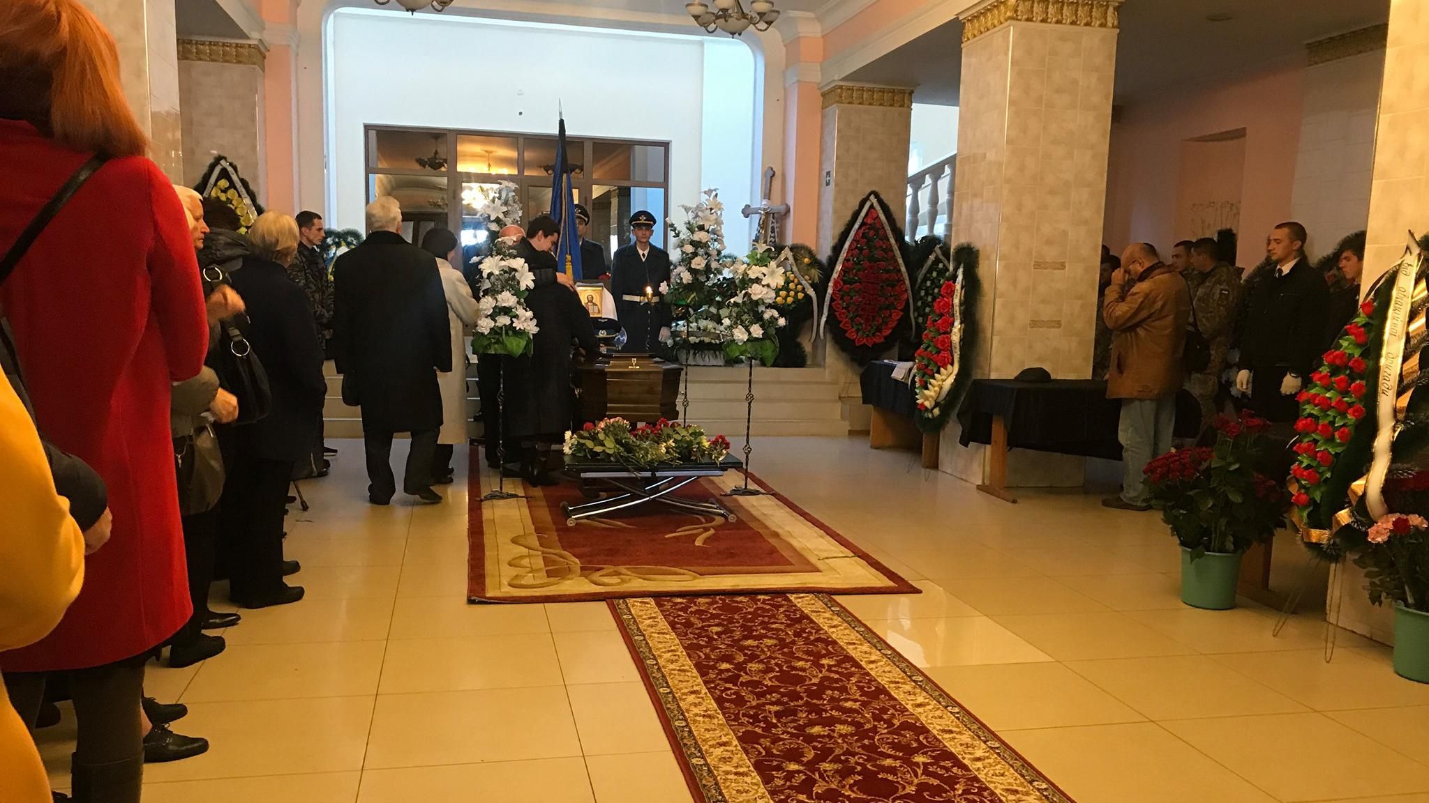 Катастрофа Ан12 під Львовом: у Вінниці відбувся похорон загиблих льотчиків – фото 