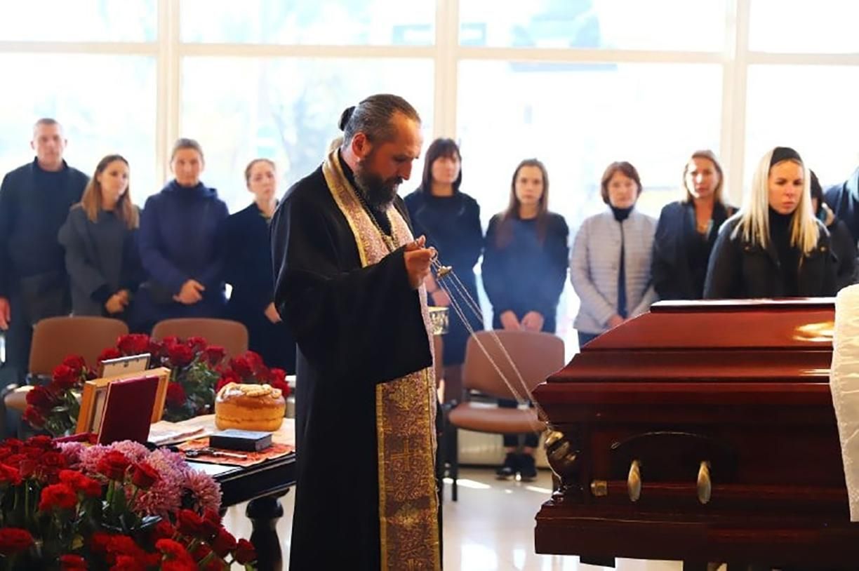 У Запоріжжі попрощалися з пілотом Ан12, що розбився під Львовом У Запоріжжі попрощалися з пілотом Ан12, що розбився під Львовом