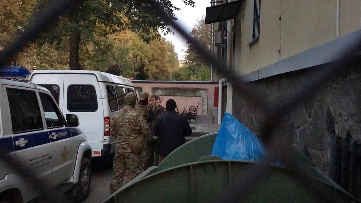 Затриманого в Криму проукраїнського активіста Приходька відправили у СІЗО Затриманого в Криму проукраїнського активіста Приходька відправили у СІЗО