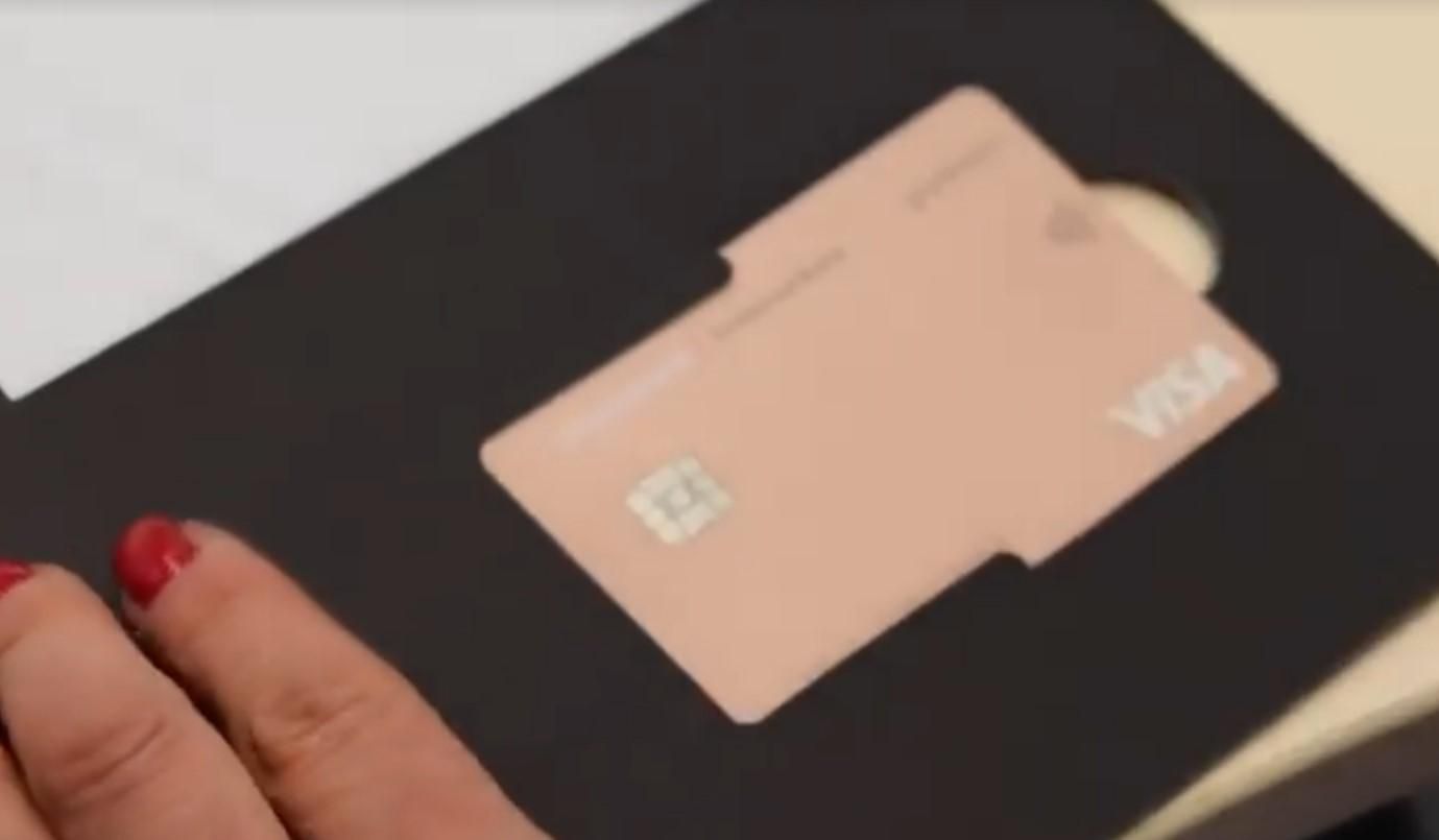 Monobank начинает выпускать платиновые карточки без номера Monobank начинает выпускать платиновые карточки без номера