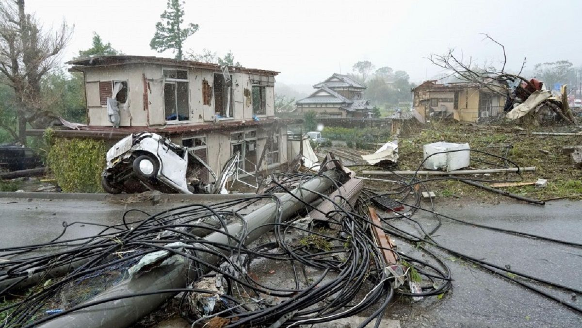 В Японии из-за тайфуна Хагибиз без света остались 45 тысяч домов фото