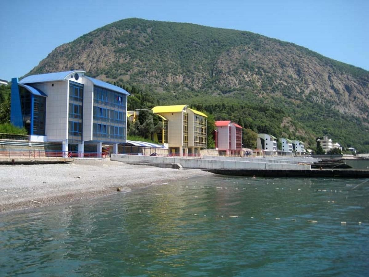 В окупованому Криму помер 12-річний хлопчик, що приїхав у табір на відпочинок В окупованому Криму помер 12-річний хлопчик, що приїхав у табір на відпочинок