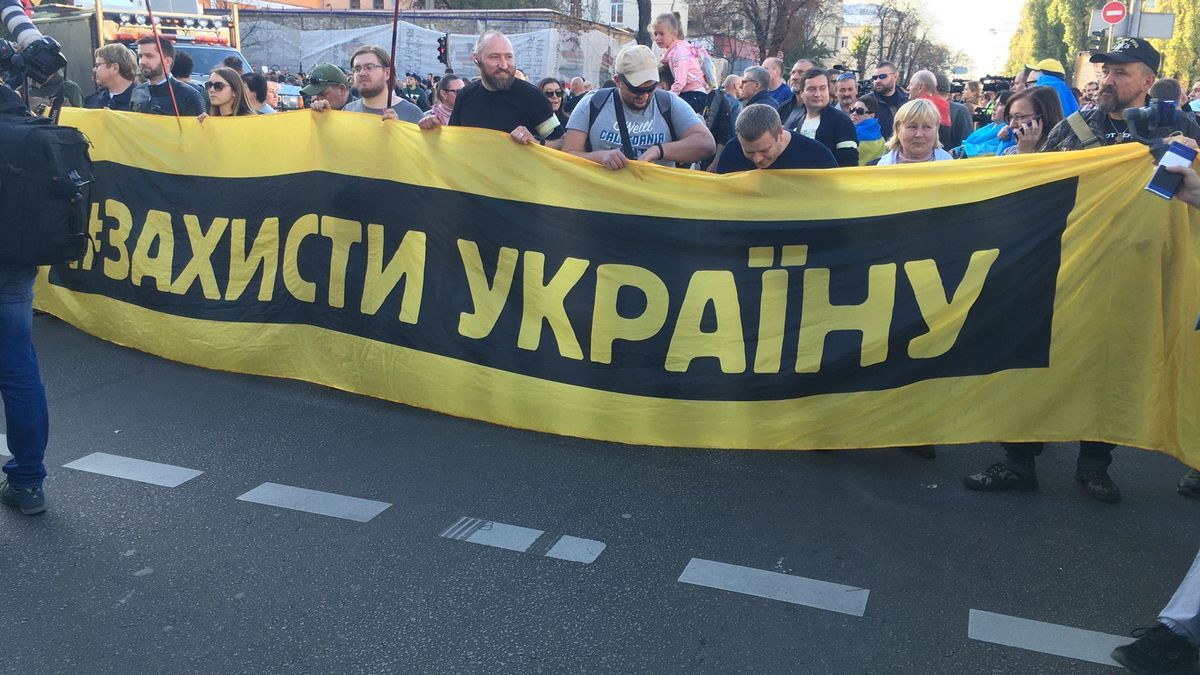В Киеве завершился марш ветеранов войны "Нет капитуляции!": фото и видео