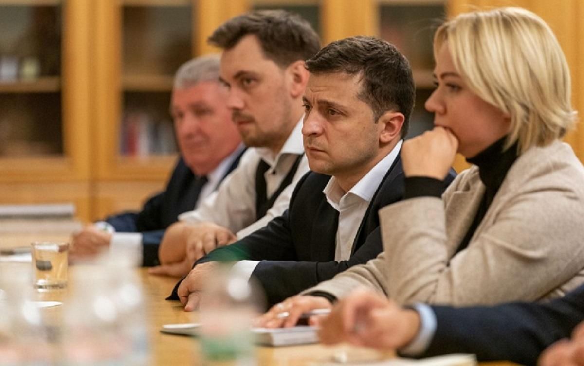 Зеленський пообіцяв родинам загиблих героїв новий закон про статус ветеранів