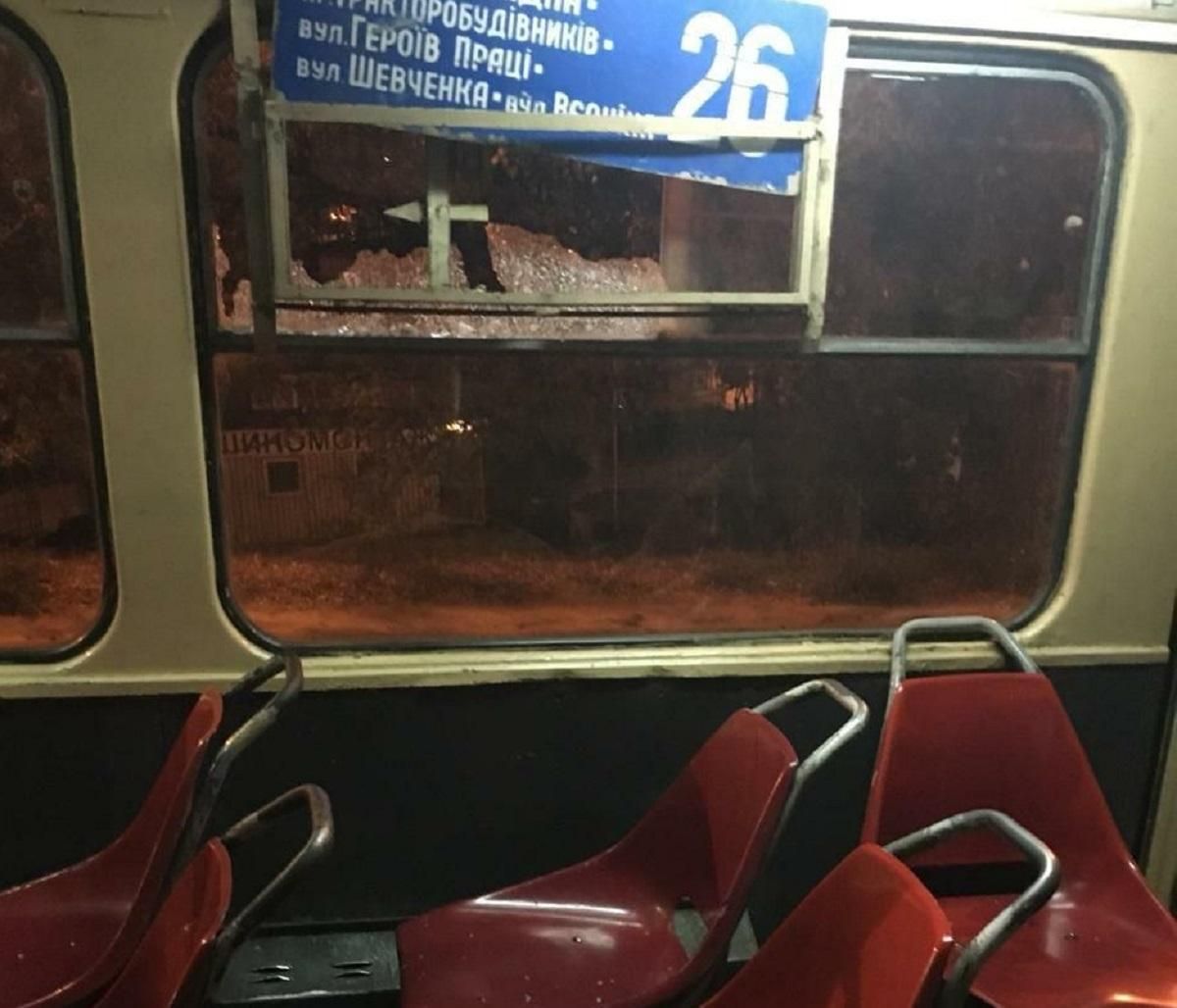 В Харькове обстреляли трамвай с пассажирами – фото 14.10.2019
