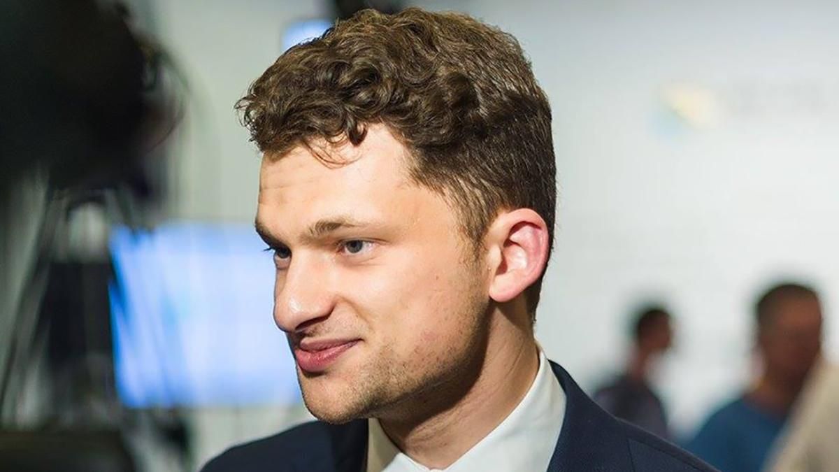 У Зеленського пропонують продати частину приміщень міністерств У Зеленського пропонують продати частину приміщень міністерств