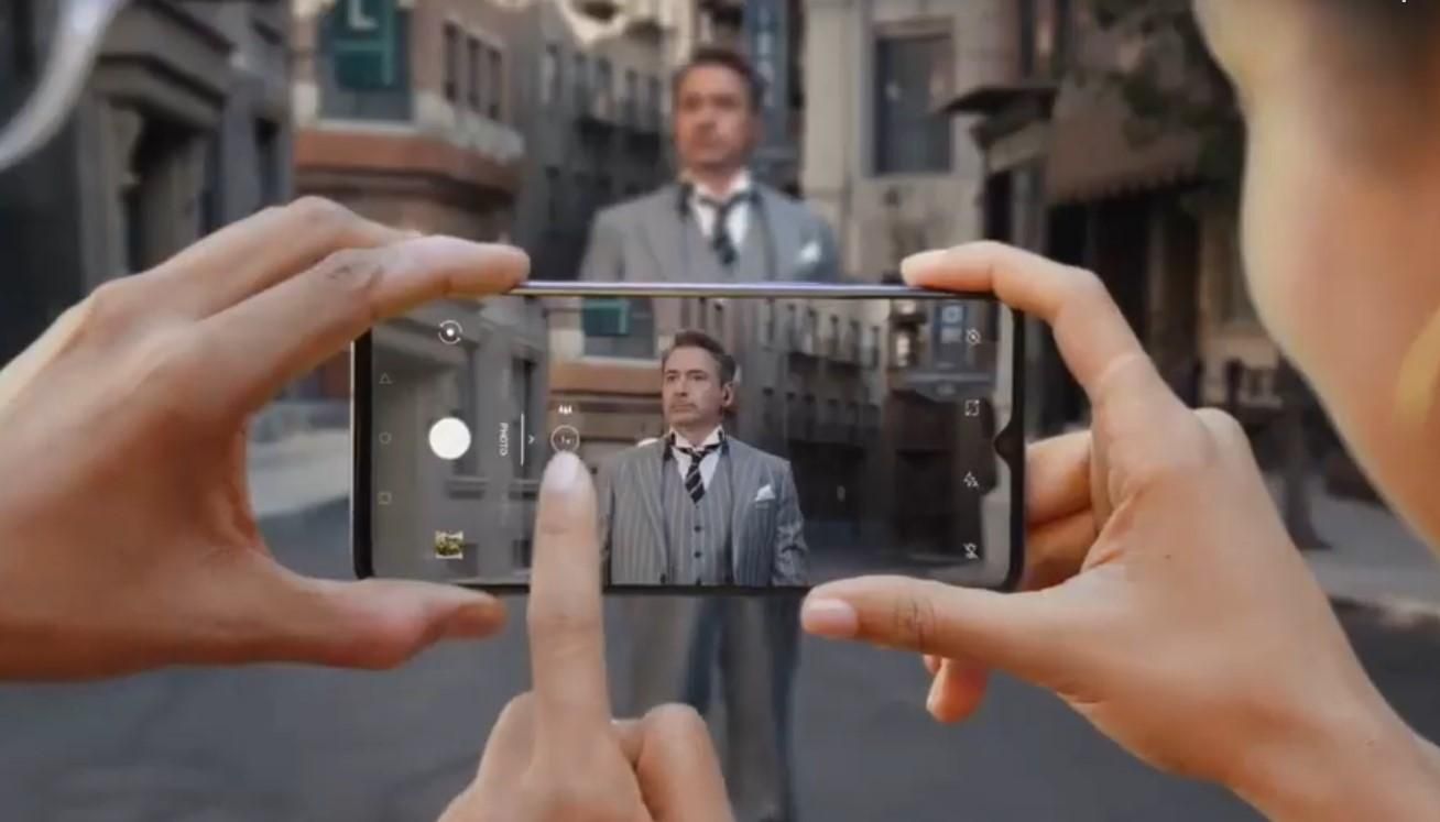 Смартфон OnePlus 7T рекламує Роберт Дауні-молодший: кумедний ролик
