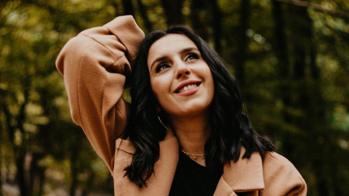 Джамала снялась в осенней фотосессии на улицах Киева: стильные фото