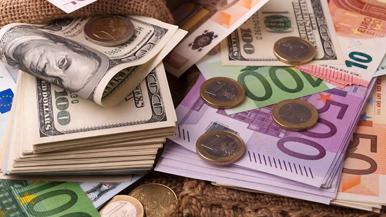 Готівковий курс валют на сьогодні 17.10.2019: курс долару та євро