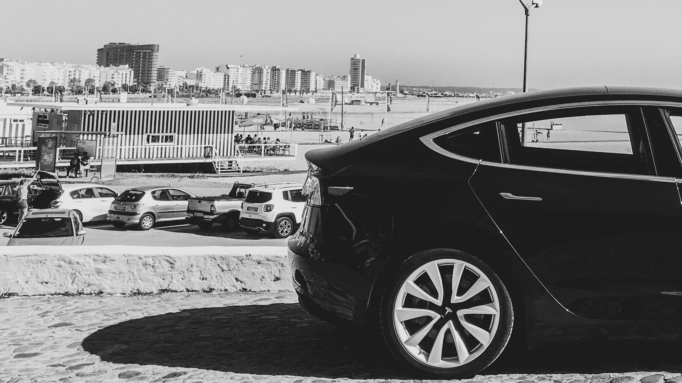 Електрокари Tesla самі себе "вбивають": у чому проблема та як її вирішити Електрокари Tesla самі себе "вбивають": у чому проблема та як її вирішити