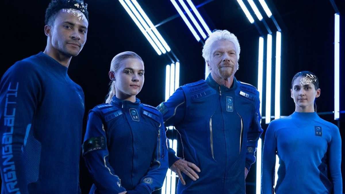 Как будут выглядеть космические туристы: Virgin показала костюмы Как будут выглядеть космические туристы: Virgin показала костюмы