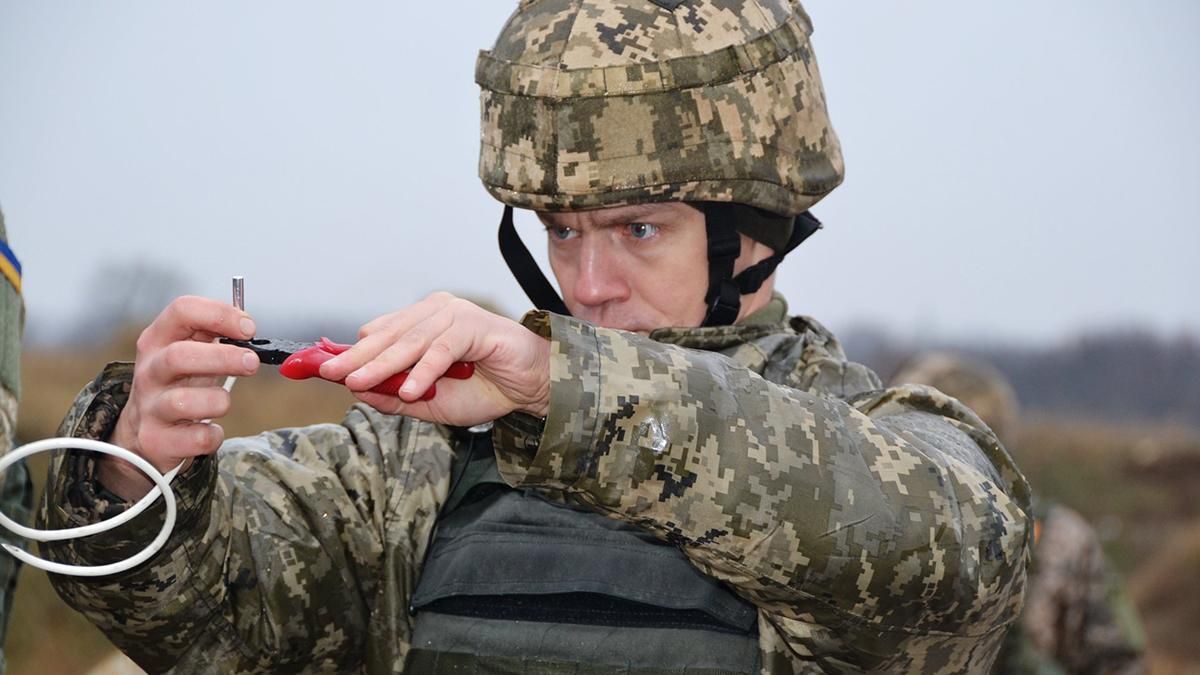 На Донбасі за тиждень знайшли 700 вибухівок На Донбасі за тиждень знайшли 700 вибухівок
