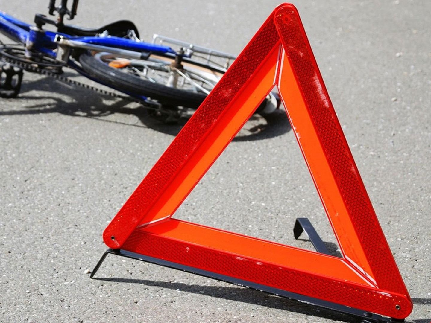 На Чернігівщині поліцейський на смерть збив велосипедиста