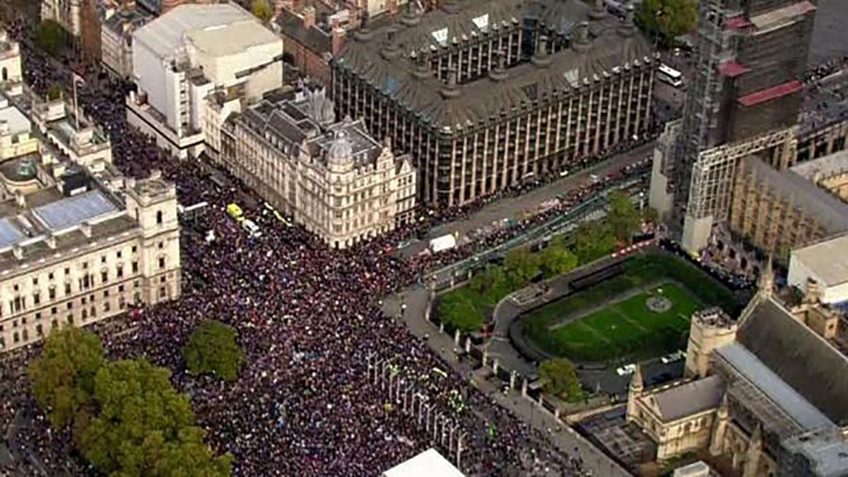 Почти миллион британцев протестуют против Brexit и требуют нового референдума: видео