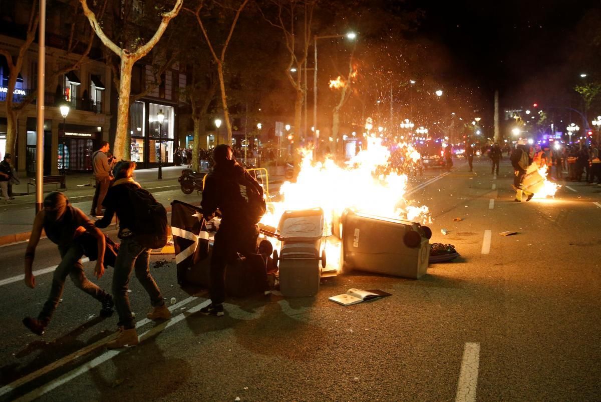 Масові протести у Барселоні: чи безпечно виходити на вулиці