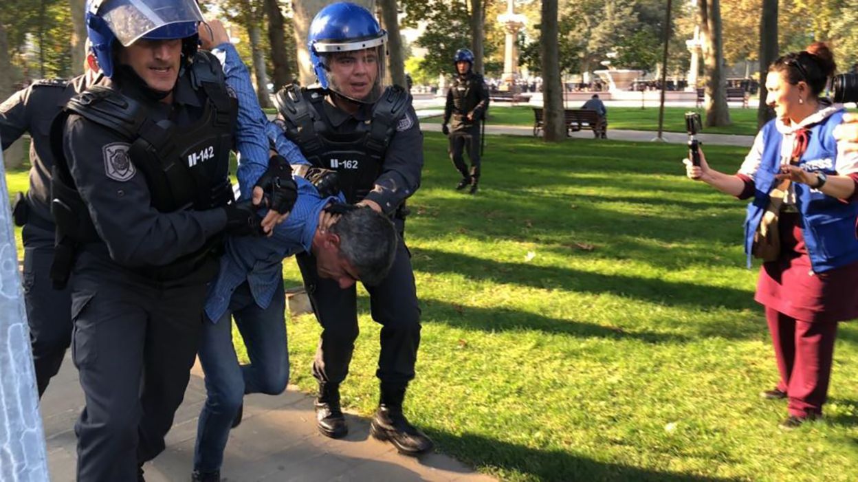 Протести опозиції в Баку: у місті відключили мобільний зв'язок, десятки людей затримали