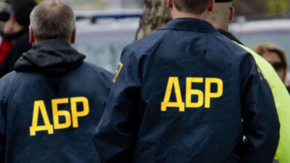 Одеські поліцейські погоріли на хабарі в 5 тисяч доларів