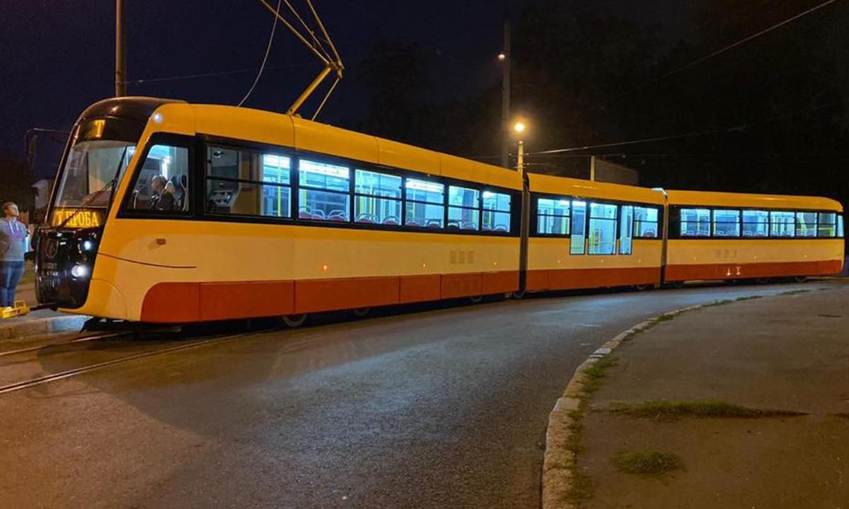 Одесою проїхався найдовший трамвай в Україні: вражаючі фото