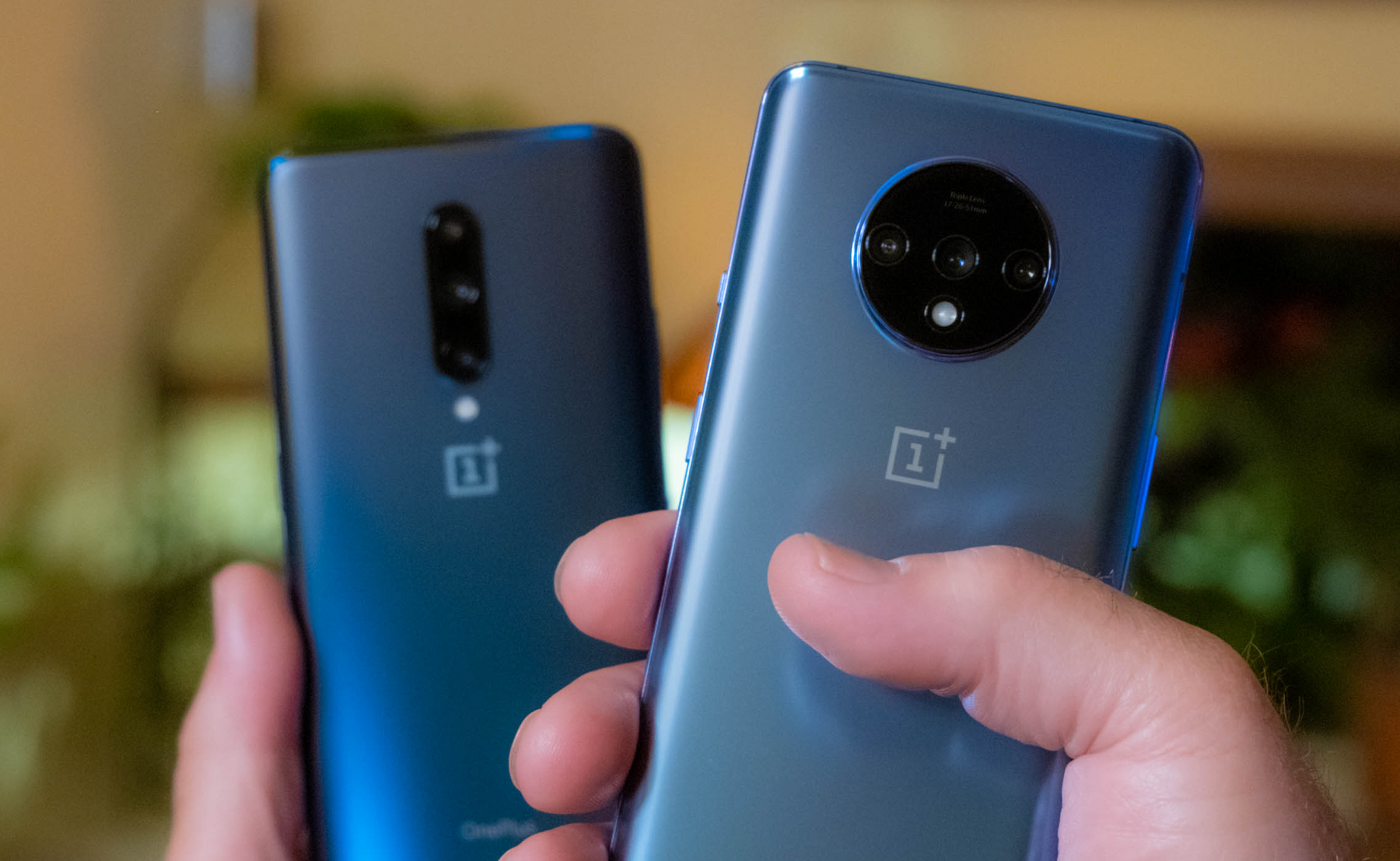 Смартфон OnePlus 7T проверили на прочность: видео