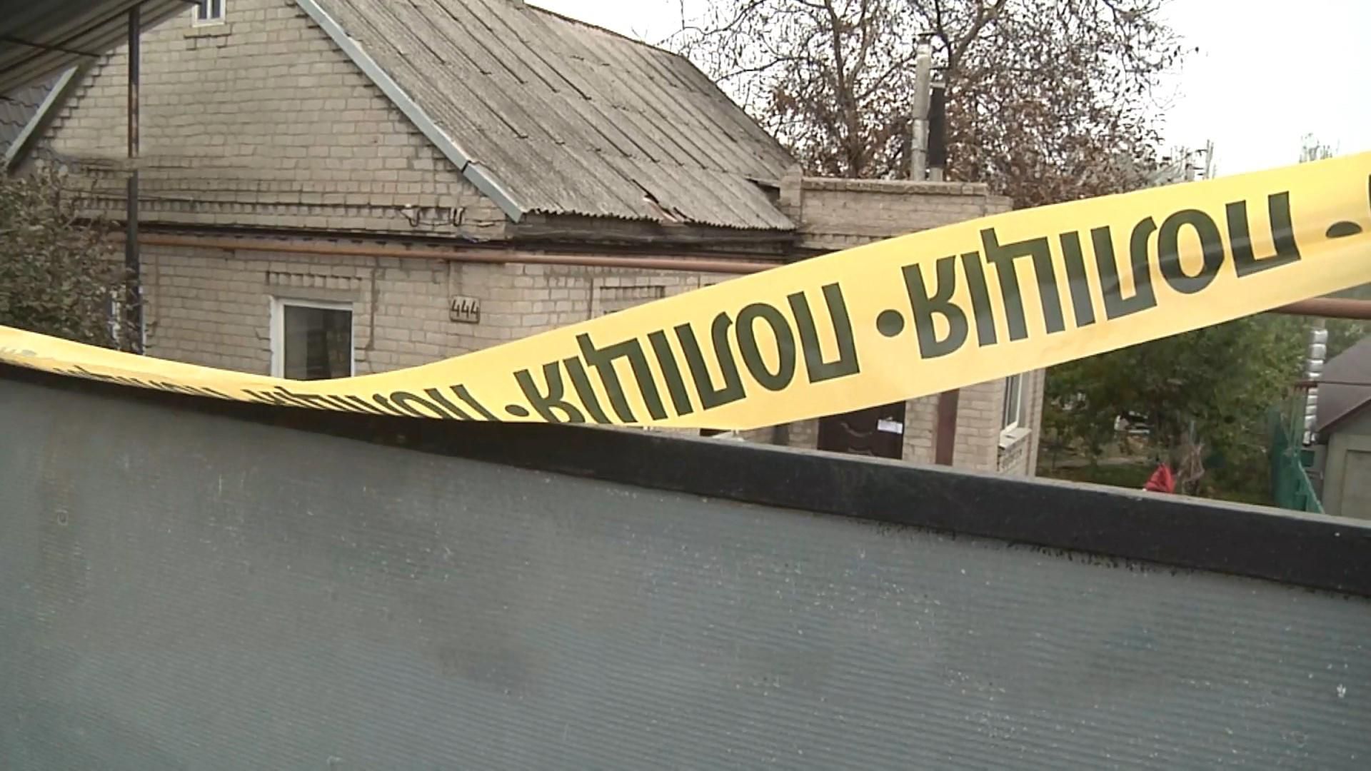 Кривава трагедія у Запоріжжі: жінка намагалася вбити дітей та себе кухонним ножем Кривава трагедія у Запоріжжі: жінка намагалася вбити дітей та себе кухонним ножем