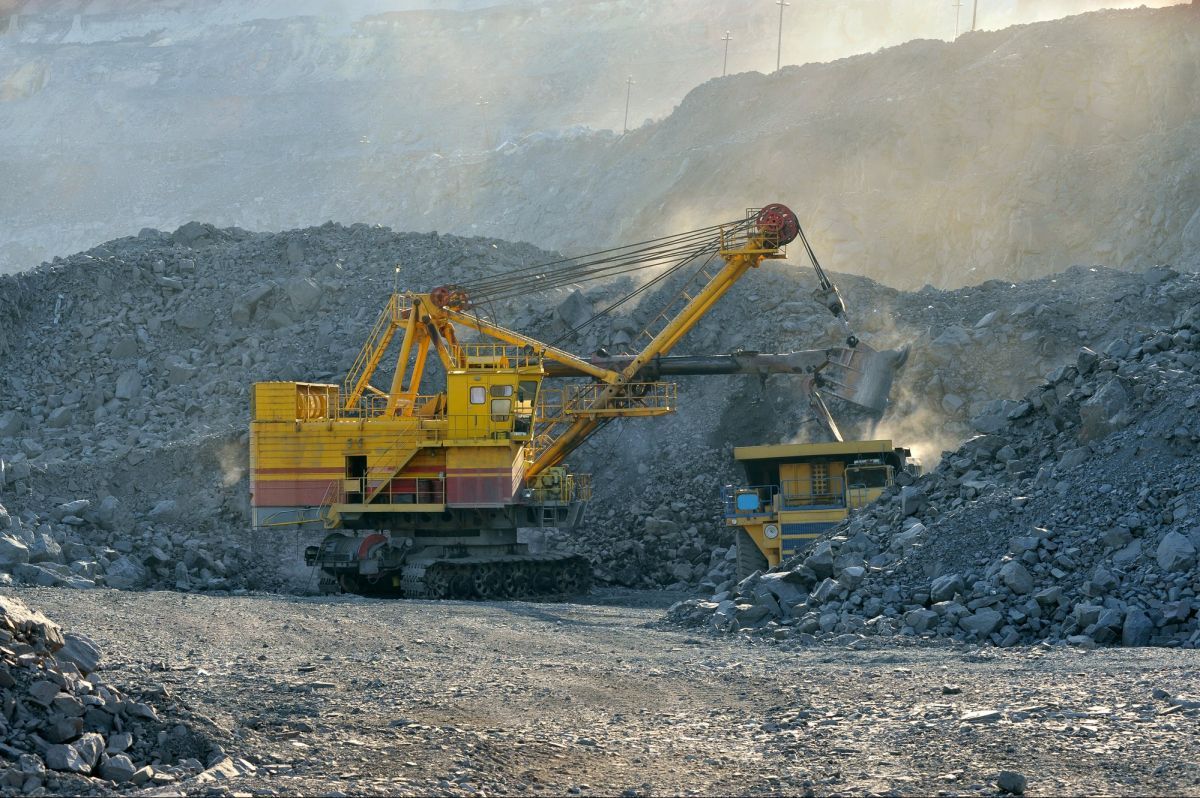 От увеличения ренты на добычу руды Украина проигрывает, а выигрывает Россия