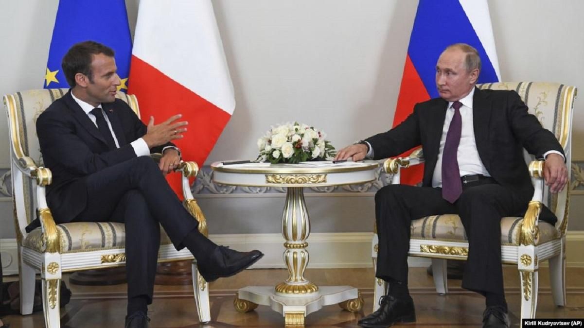 Путін і Макрон поговорили про Україну і організацію нормандського саміту Путін і Макрон поговорили про Україну і організацію нормандського саміту