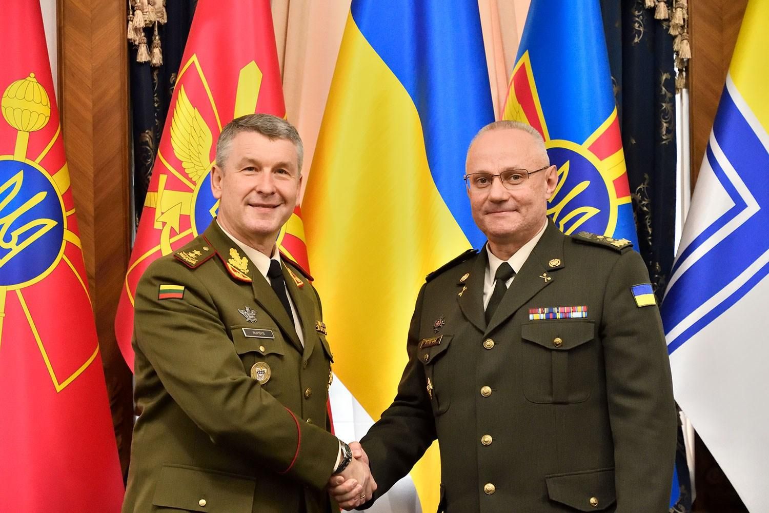 В Украину прибыла военная делегация Литвы: фото В Украину прибыла военная делегация Литвы: фото