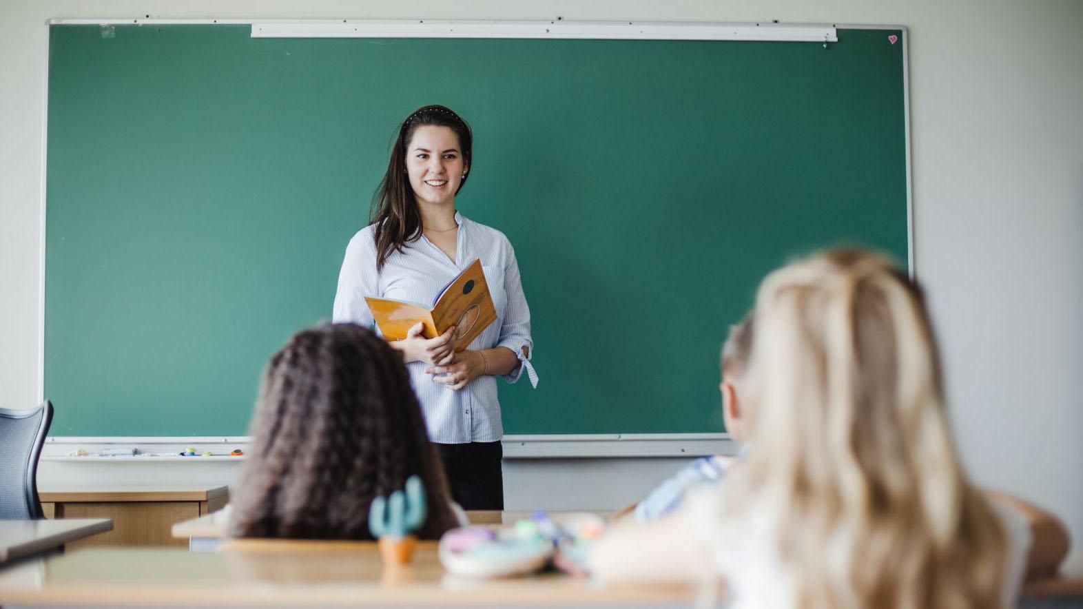 Киевские педагоги угрожают протестами: причина Киевские педагоги угрожают протестами: причина