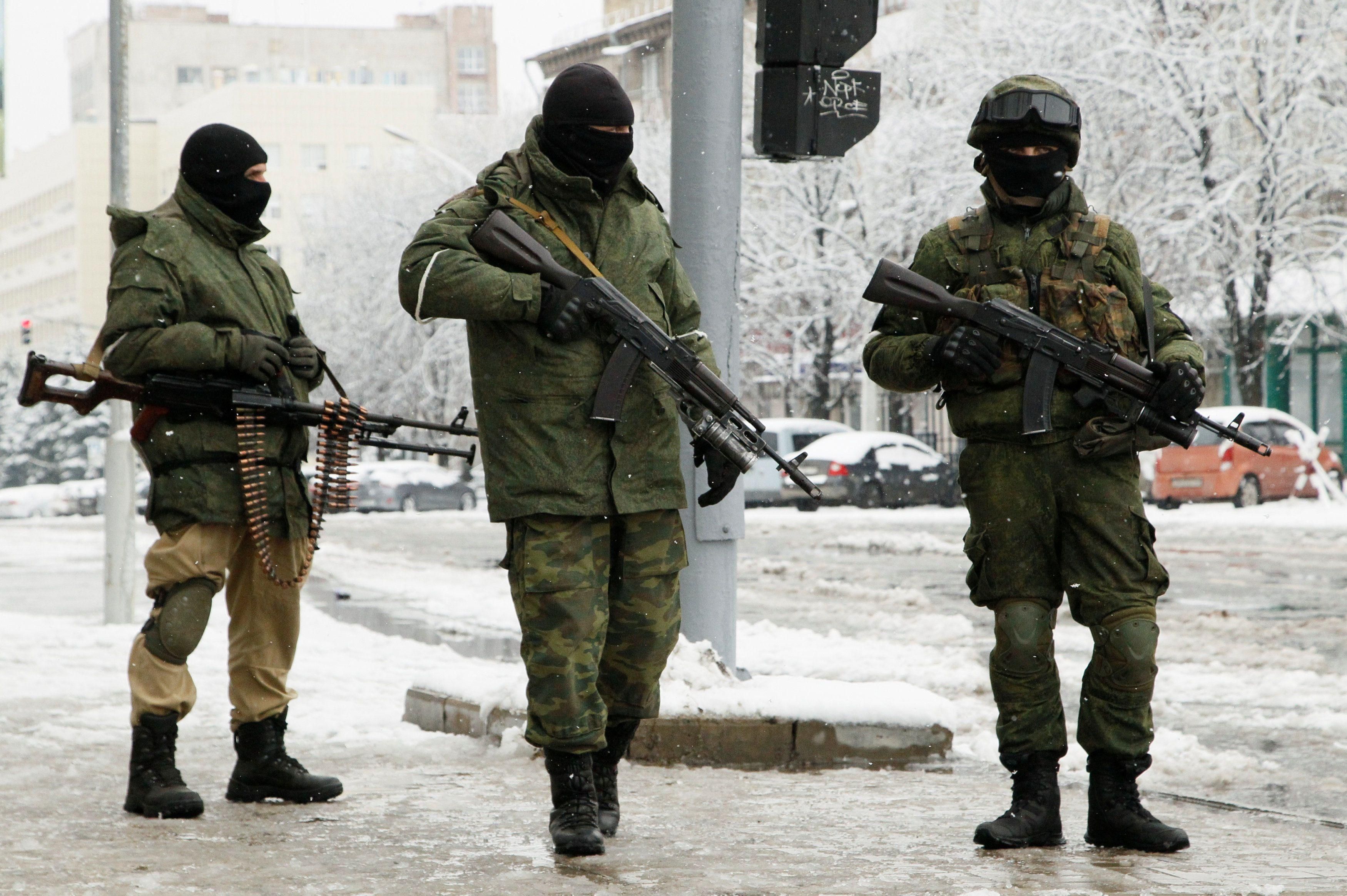 ОБСЕ заметила возле моста в Станице Луганской боевиков с повязками СЦКК