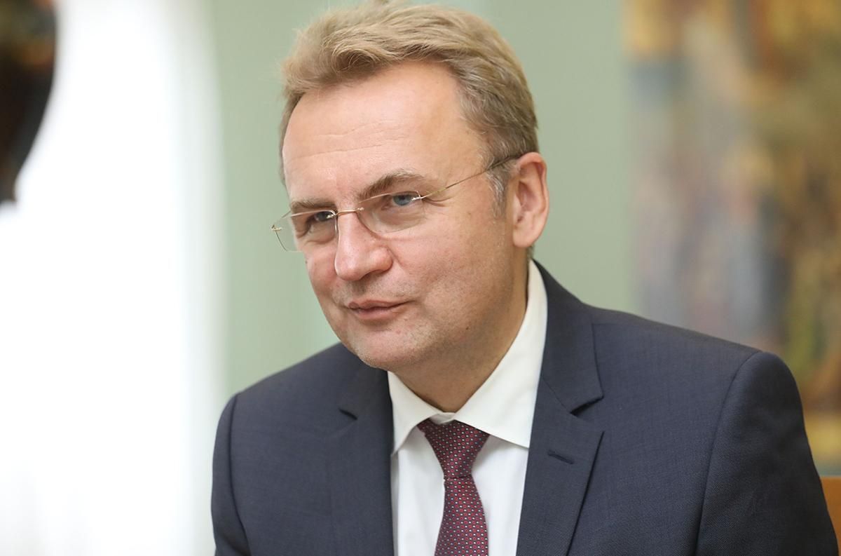 Садовый выступил за сокращение количества чиновников ОГА Садовый выступил за сокращение количества чиновников ОГА