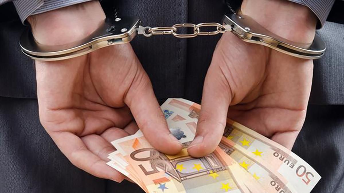 У Зеленского отреагировали на задержание мужчины, который продавал "связи" в Офисе президента У Зеленского отреагировали на задержание мужчины, который продавал "связи" в Офисе президента