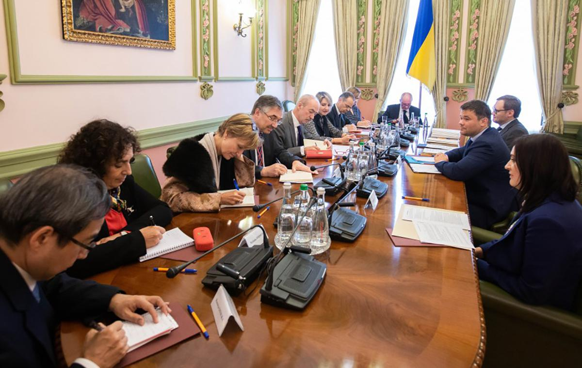 У Зеленского заверили послов G7, что нет оснований для возврата "Приватбанка" экс-владельцам