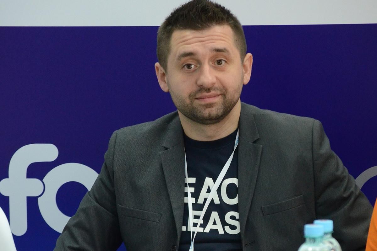 Арахамия не покажет свидетеля того, что "слугам народа" предлагали взятку Арахамия не покажет свидетеля того, что "слугам народа" предлагали взятку