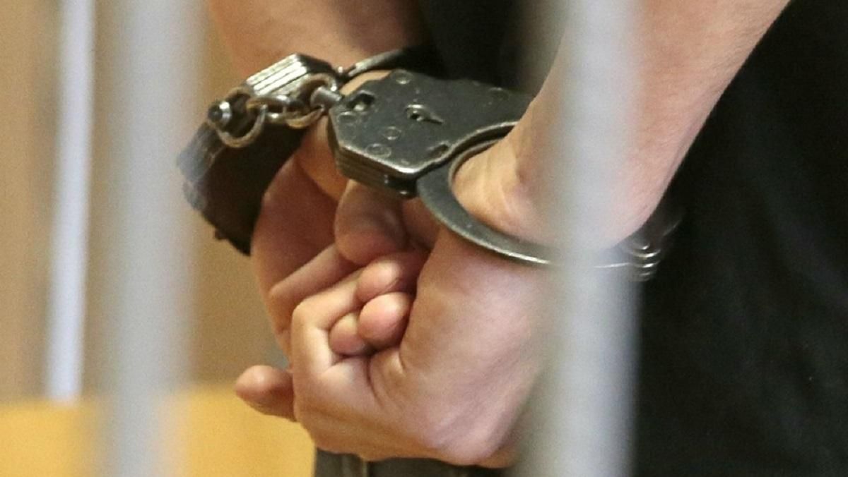 Мужчина с ножом изнасиловал женщину в Святошинском районе Киева Мужчина с ножом изнасиловал женщину в Святошинском районе Киева