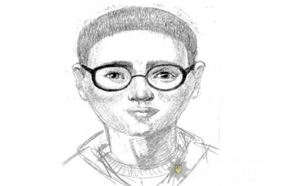 Чоловік намагався у під’їзді роздягнути 7-річну дитину: його шукає поліція Чоловік намагався у під’їзді роздягнути 7-річну дитину: його шукає поліція