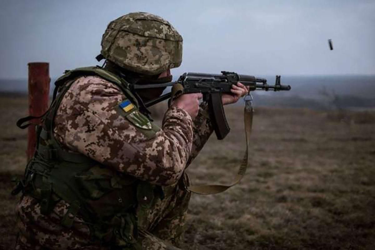 Боевики на Донбассе усилили обстрелы: били из гранатометов и пулеметов