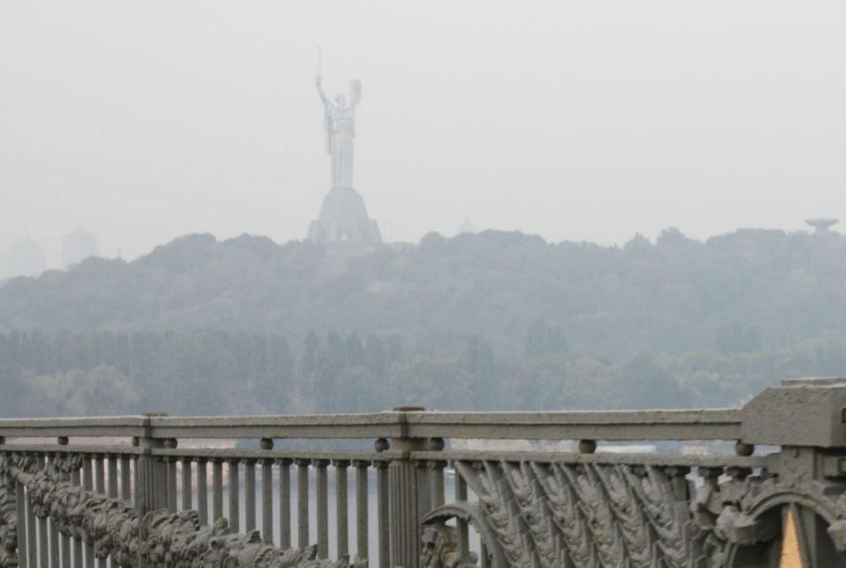 Отруєне повітря у столиці: через смог чи туман