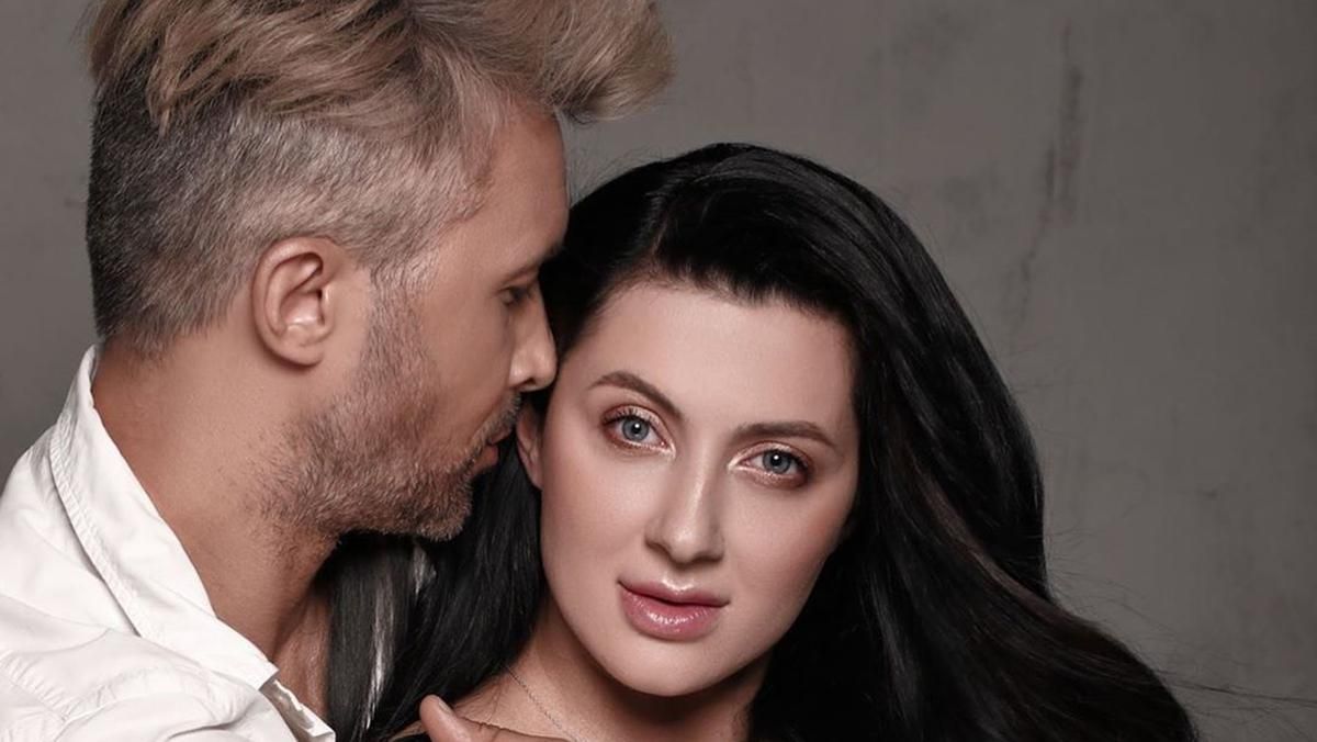 Сергій Бабкін вперше заспівав у дуеті зі своєю дружиною Сніжаною: чарівне відео Сергій Бабкін вперше заспівав у дуеті зі своєю дружиною Сніжаною: чарівне відео