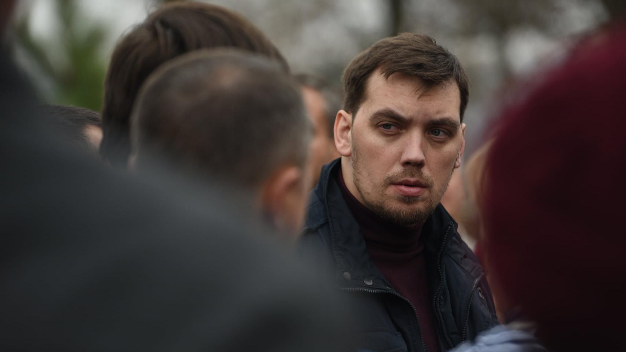 Як живуть люди на лінії розмежування: Гончарук поділився емоціями від відвідин села на Донбасі  