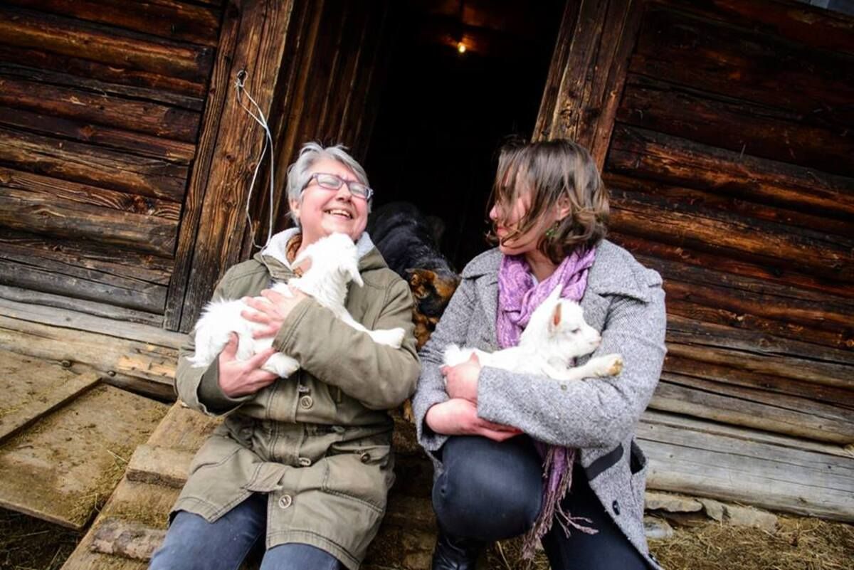 Екатерина Лисовая – переселенка из Донбасса, которая создала успешную козью ферму в Карпатах