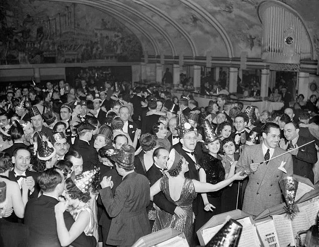 До клубу До клубу