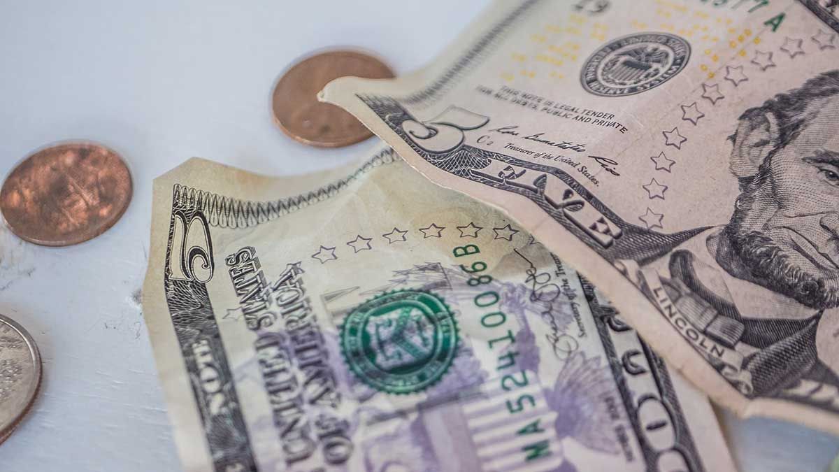 Наличный курс валют 30.10.2019: курс доллара и евро