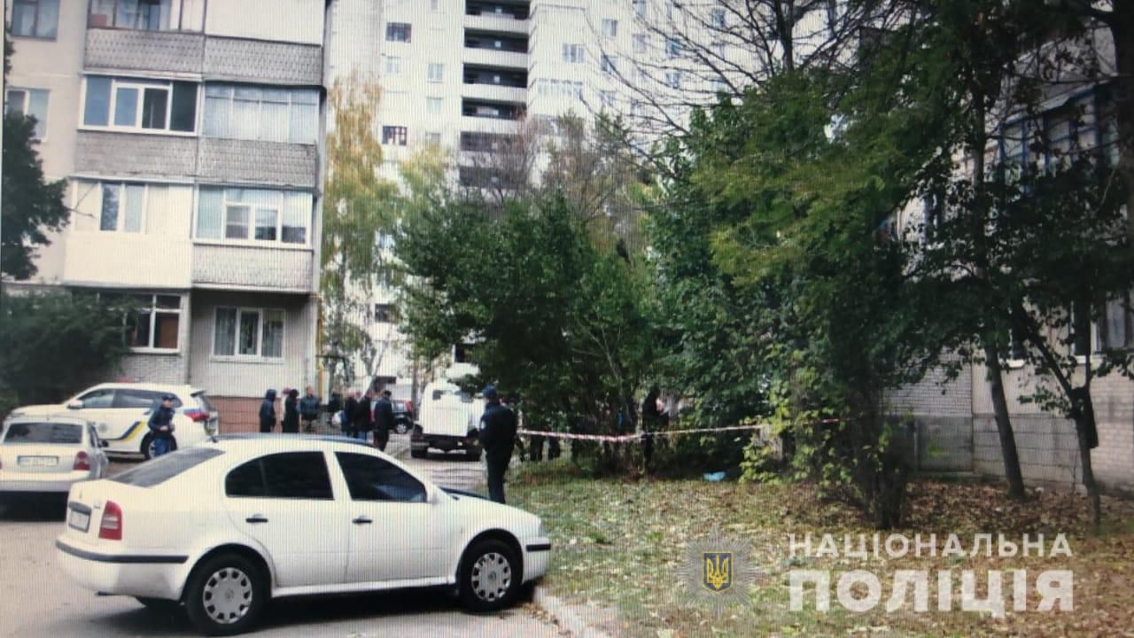 На Киевщине мать выбросила новорожденного ребенка из окна 7 этажа