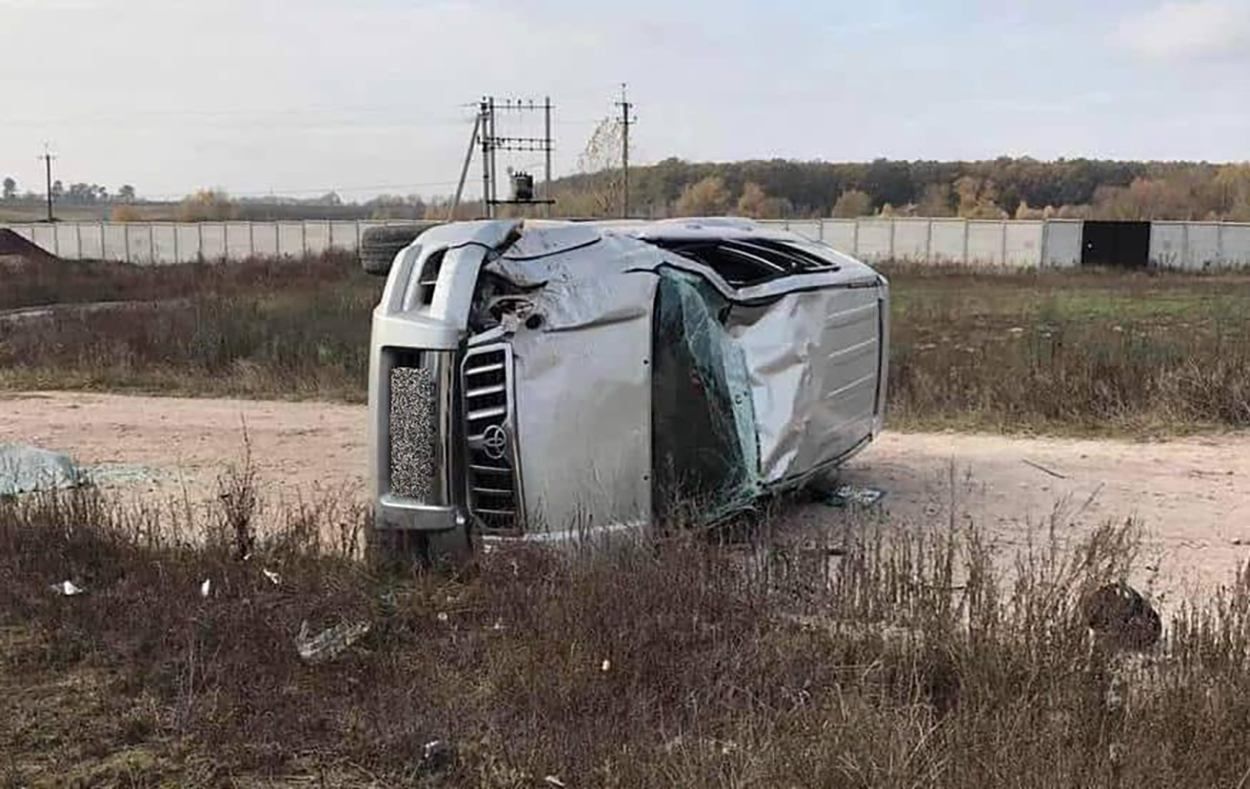 Подросток разбился насмерть за рулем родительского авто: фото, видео Подросток разбился насмерть за рулем родительского авто: фото, видео
