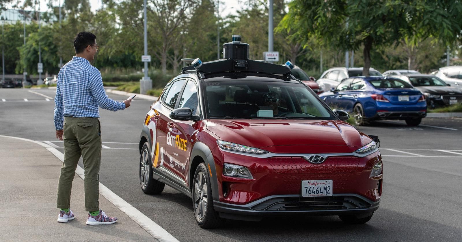 В США будут тестировать перевозки на беспилотных такси: впечатляющее видео