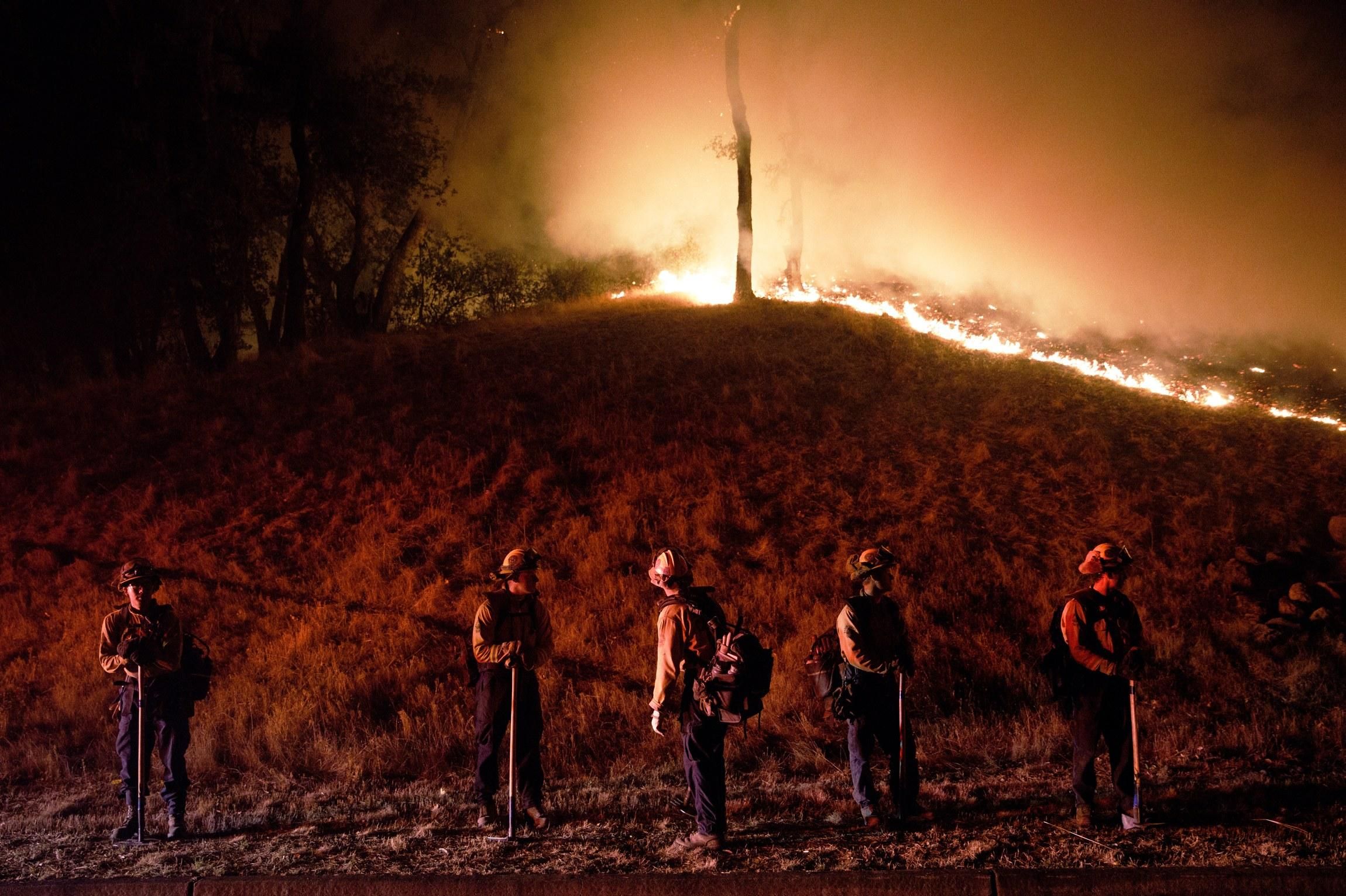 Пожежі у Каліфорнії: вперше оголосили екстремальний рівень небезпеки – фото та відео