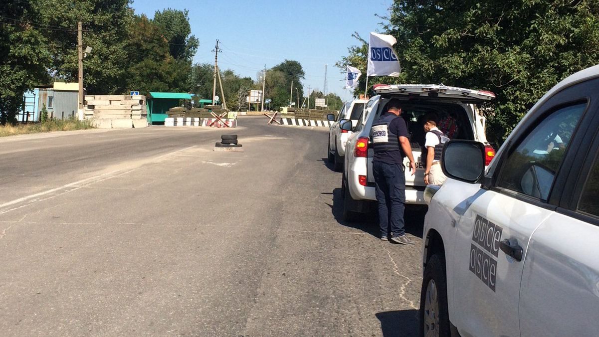 Разведение войск на Донбассе: очередные взрывы и обстрелы произошли в районе Петровского