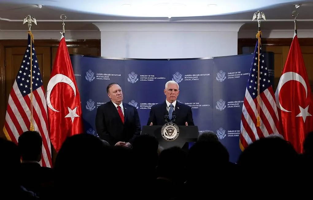 Майк Пенс і Майк Помпео в Анкарі Майк Пенс і Майк Помпео в Анкарі