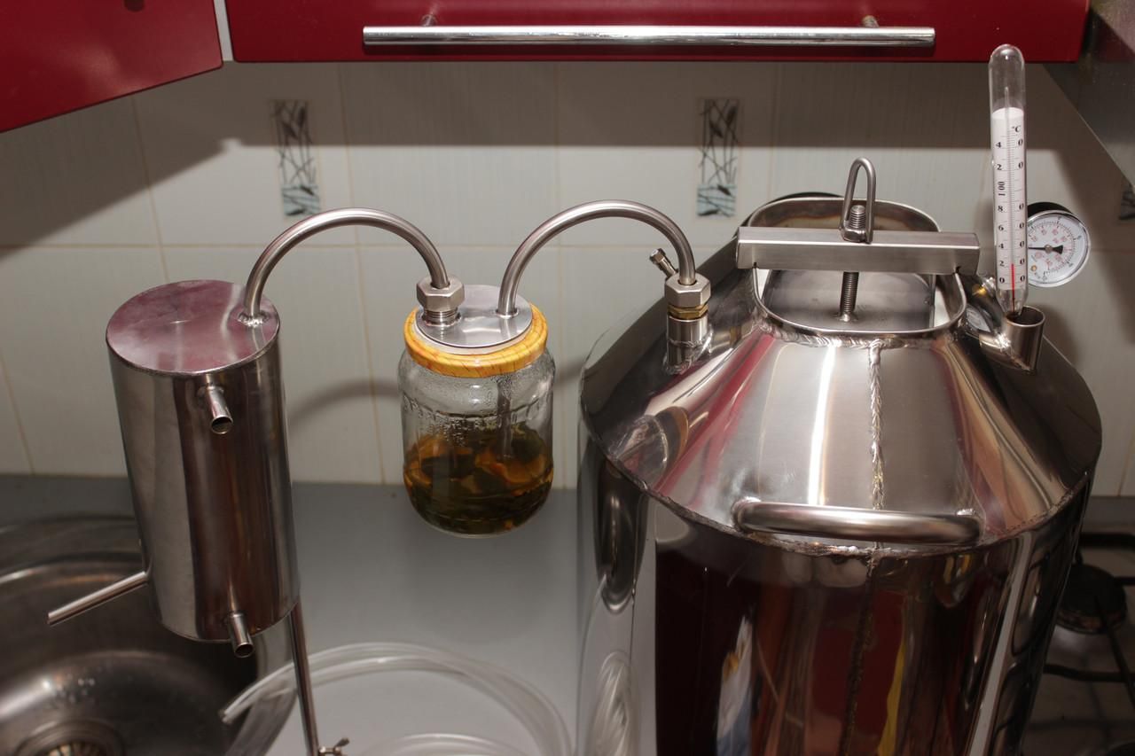 "Слуга народа" планирует отменить ответственность за самогоноварение "Слуга народа" планирует отменить ответственность за самогоноварение