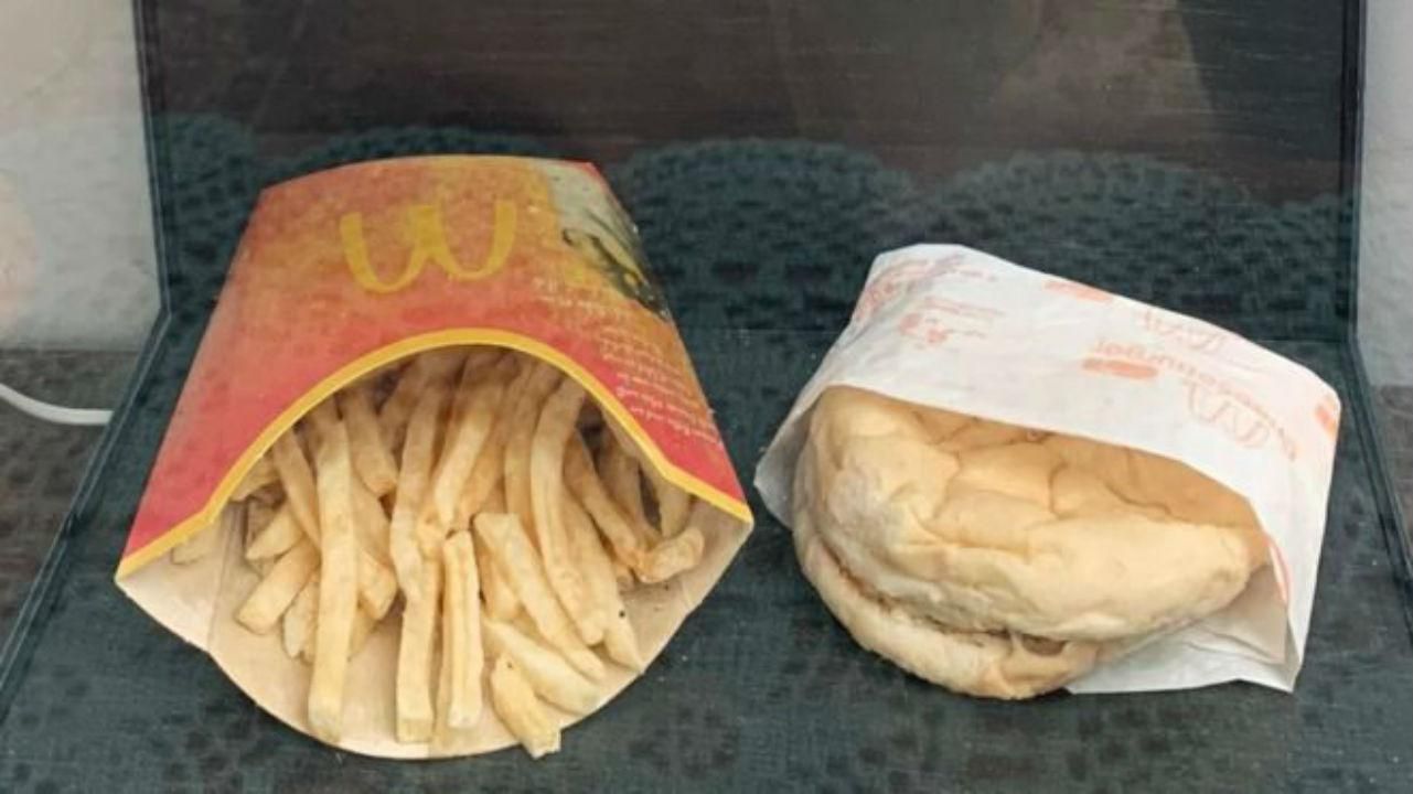 Чоловік 10 років зберігав їжу з McDonald's і вона майже не змінилася: фото